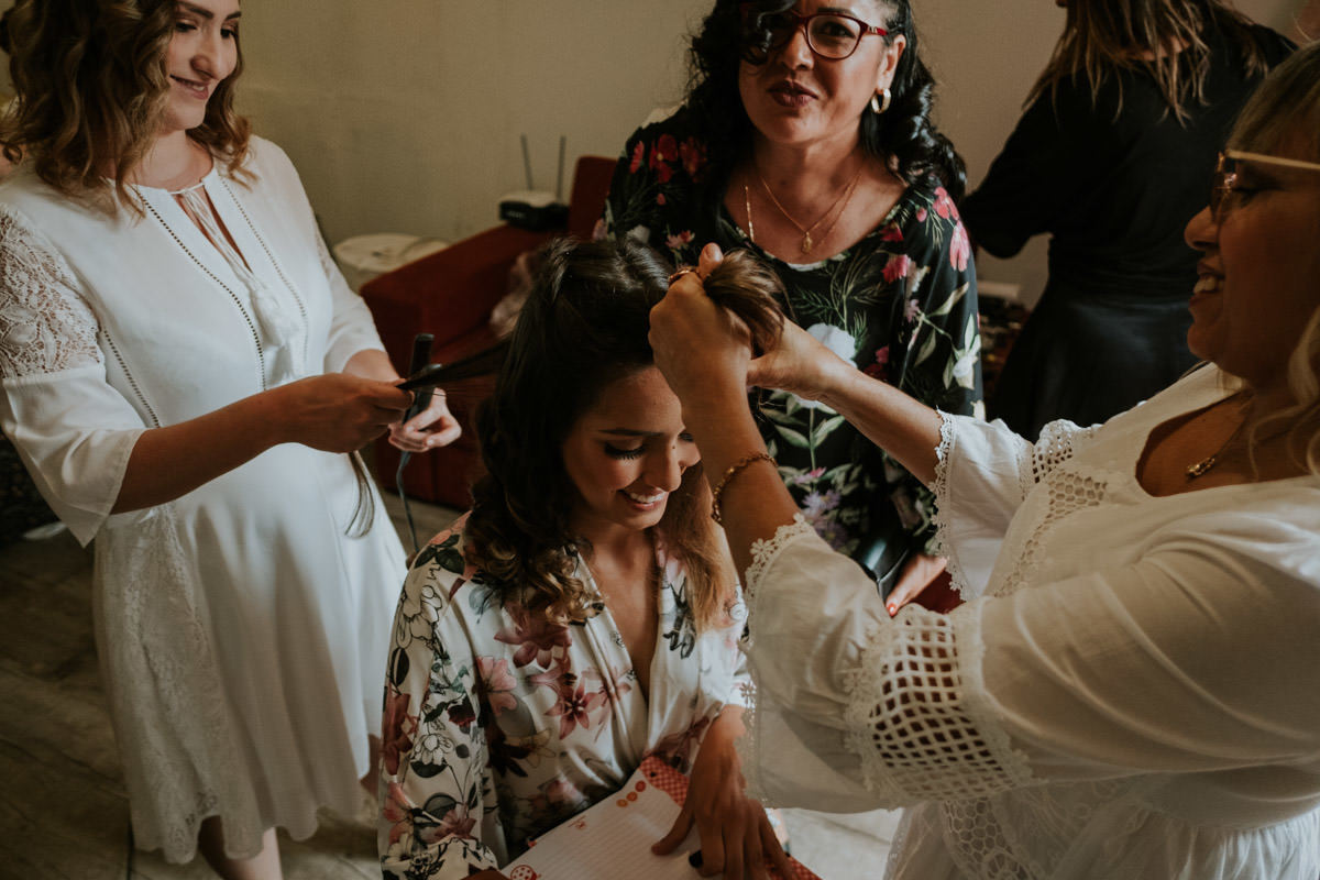Casamento realizado em casa no estilo DIY Kamila e Paulo com buffet vegetariano