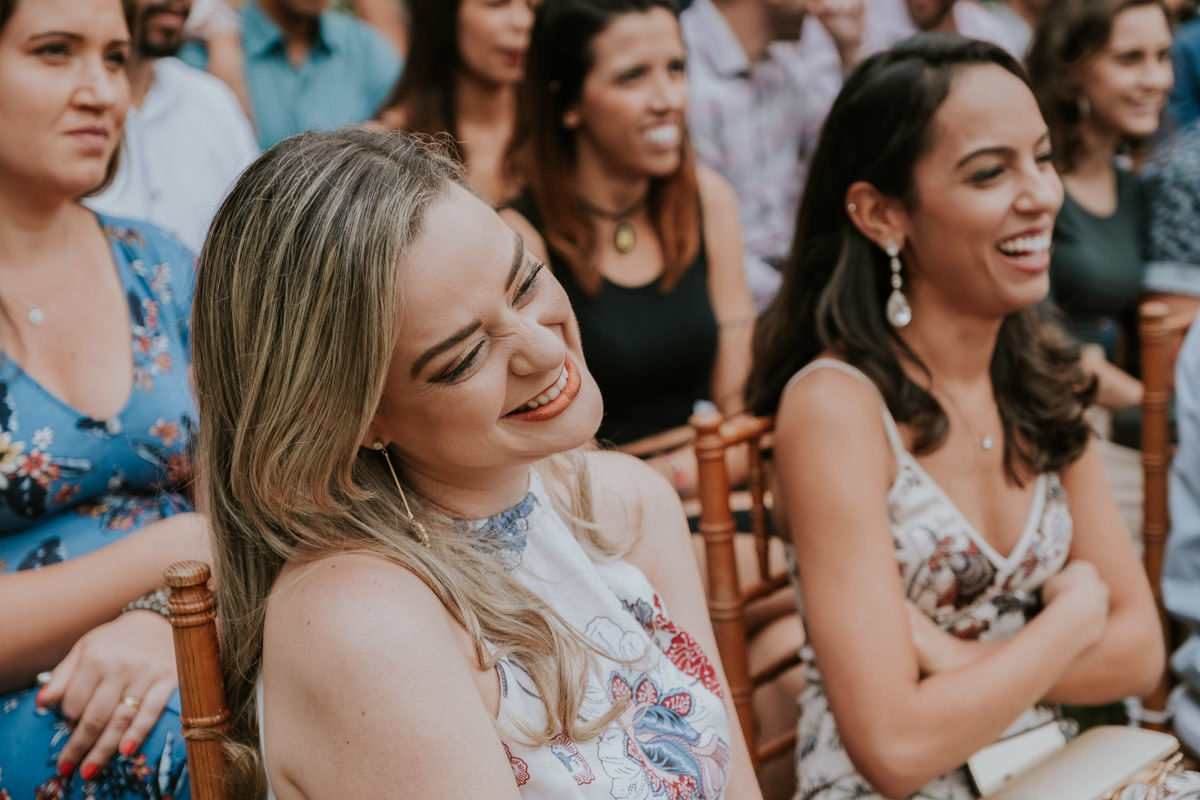Casamento realizado em casa no estilo DIY Kamila e Paulo com buffet vegetariano