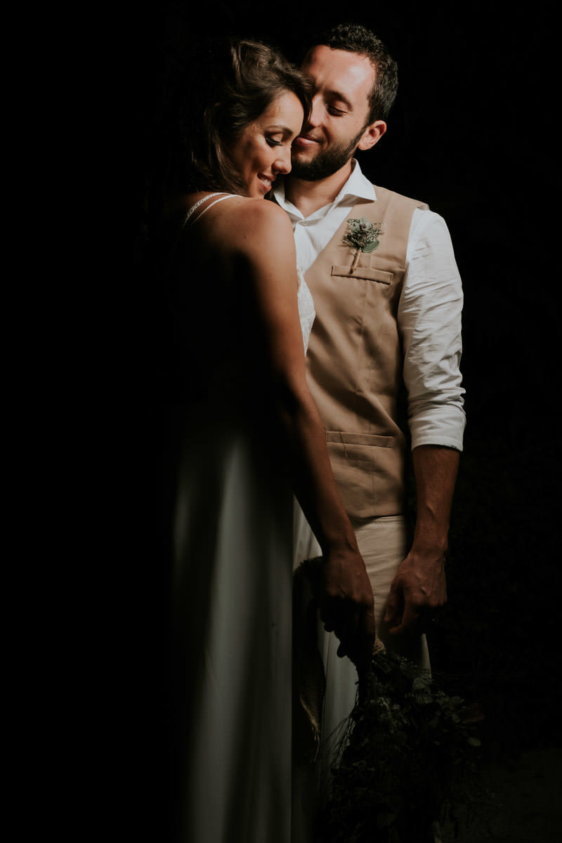 Casamento realizado em casa no estilo DIY Kamila e Paulo com buffet vegetariano