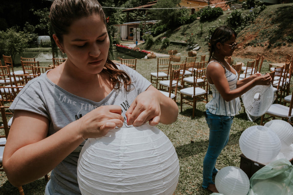 Casamento realizado em casa no estilo DIY Kamila e Paulo com buffet vegetariano