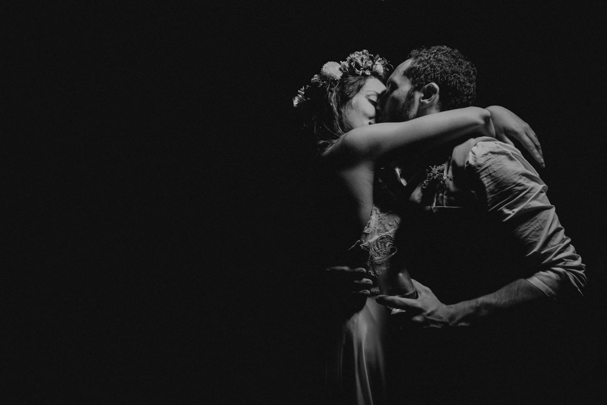 Casamento realizado em casa no estilo DIY Kamila e Paulo com buffet vegetariano