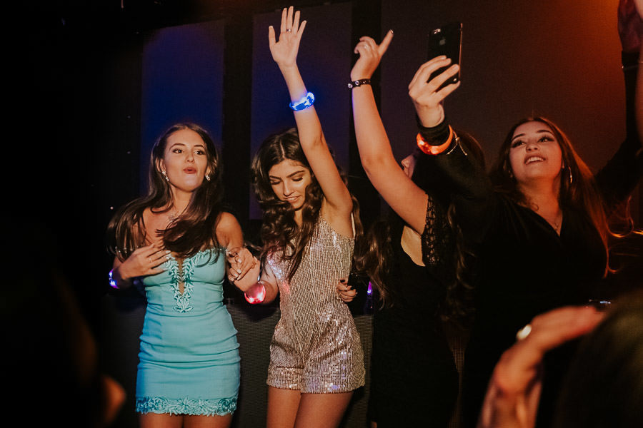 Festa debutante 15 anos da Marina Ruston no Espaço Le Síx em Jacareí, Fotógrafo Anderson Crepaldi e Assessoria Andrea Maia Camargo da Treebs