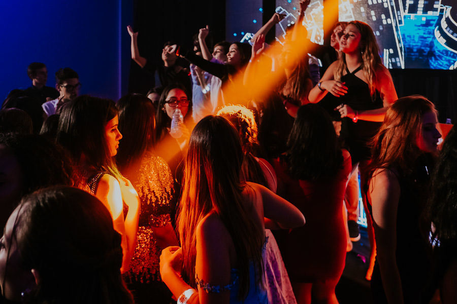 Festa debutante 15 anos da Marina Ruston no Espaço Le Síx em Jacareí, Fotógrafo Anderson Crepaldi e Assessoria Andrea Maia Camargo da Treebs