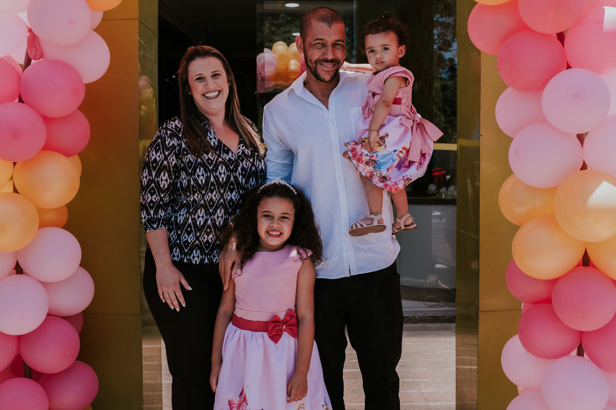 Festa de aniversário infantil no Buffet Folia e Fantasia tema As princesas de Trinity e Kayla por Anderson Crepaldi Fotografia