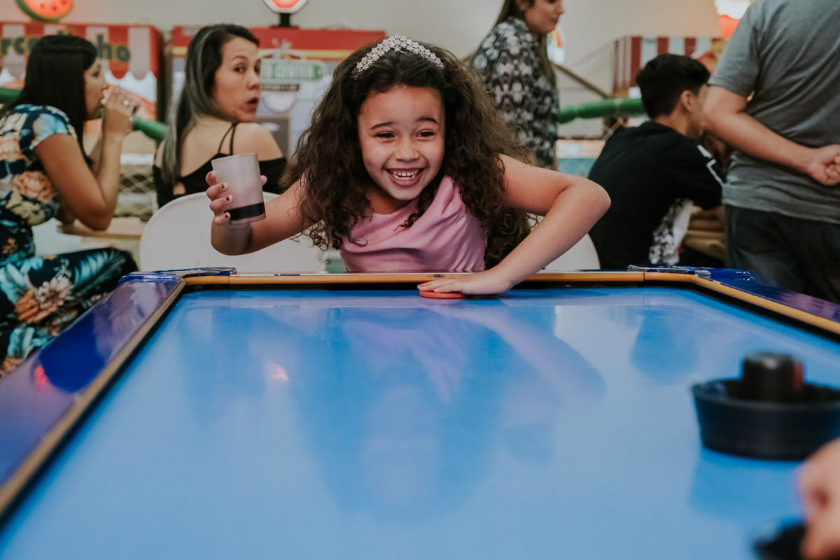 Festa de aniversário infantil no Buffet Folia e Fantasia tema As princesas de Trinity e Kayla por Anderson Crepaldi Fotografia