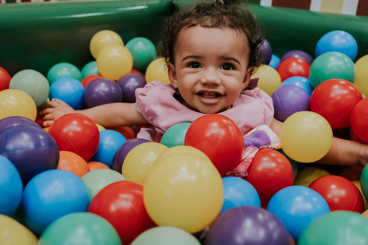 Festa de aniversário infantil no Buffet Folia e Fantasia tema As princesas de Trinity e Kayla por Anderson Crepaldi Fotografia