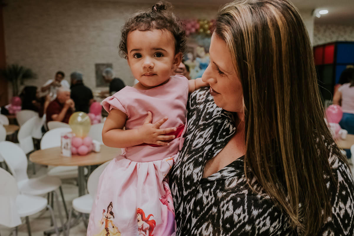 Festa de aniversário infantil no Buffet Folia e Fantasia tema As princesas de Trinity e Kayla por Anderson Crepaldi Fotografia