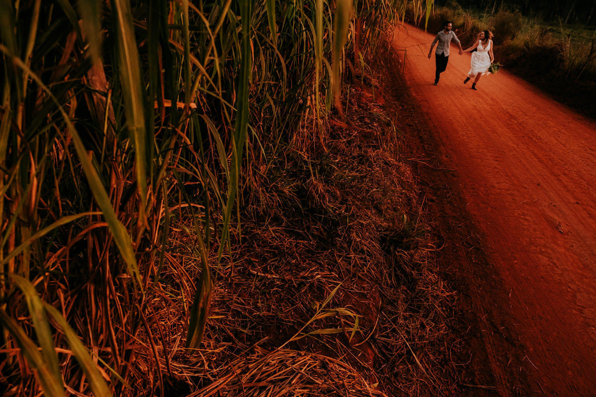 Ensaio Pré-Casamento na Fazenda Ipanema estilo Boho Chic de Evelyn e Paulo, por Anderson Crepaldi, fotógrafo de casamento em SP e SJC