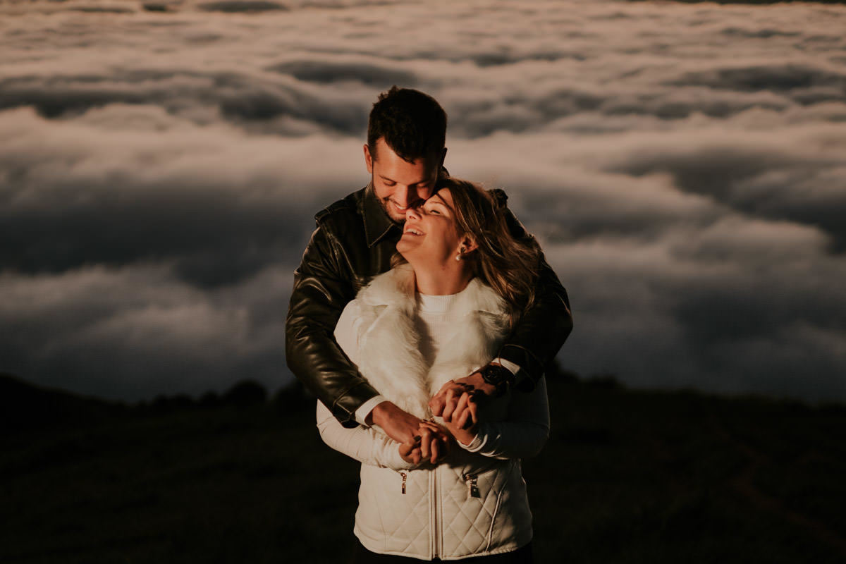 Ensaio fotográfico pré-casamento no pico do olho D'água de Samantha e Guilherme por Anderson Crepaldi