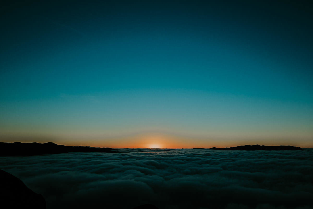 Ensaio fotográfico pré-casamento no pico do olho D'água de Samantha e Guilherme por Anderson Crepaldi