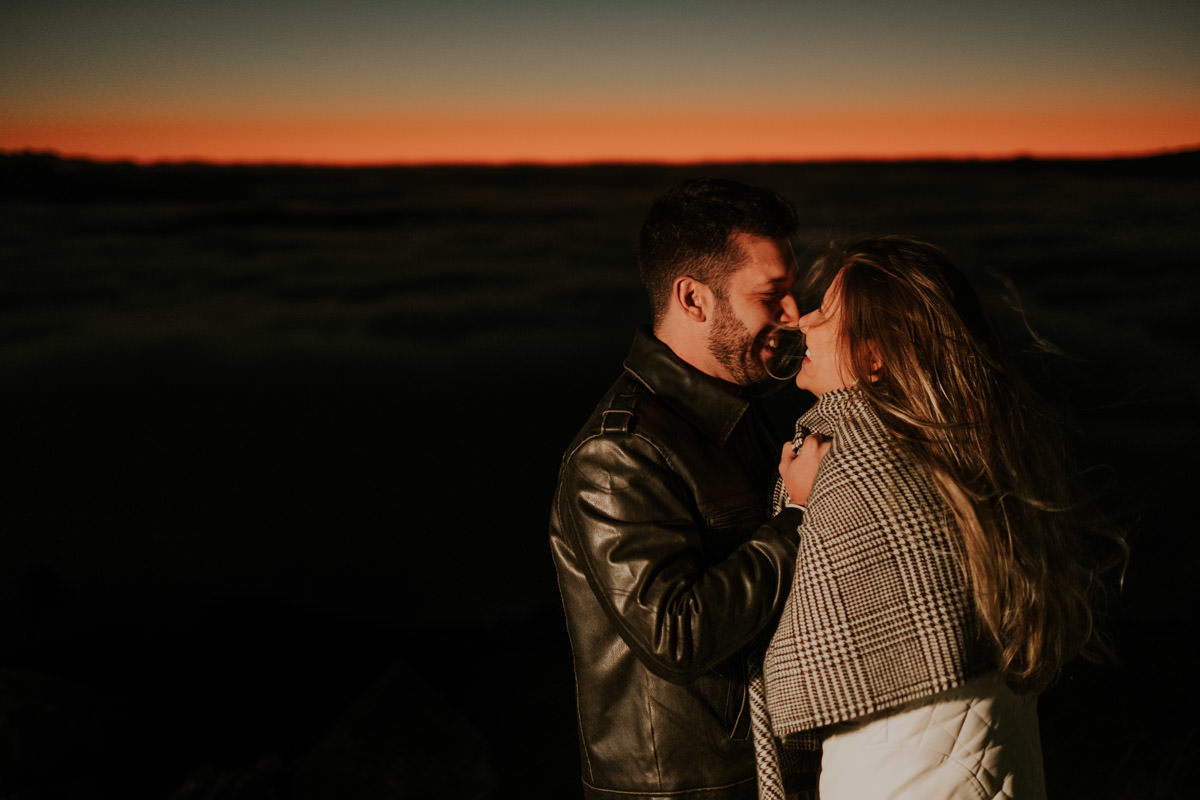 Ensaio fotográfico pré-casamento no pico do olho D'água de Samantha e Guilherme por Anderson Crepaldi