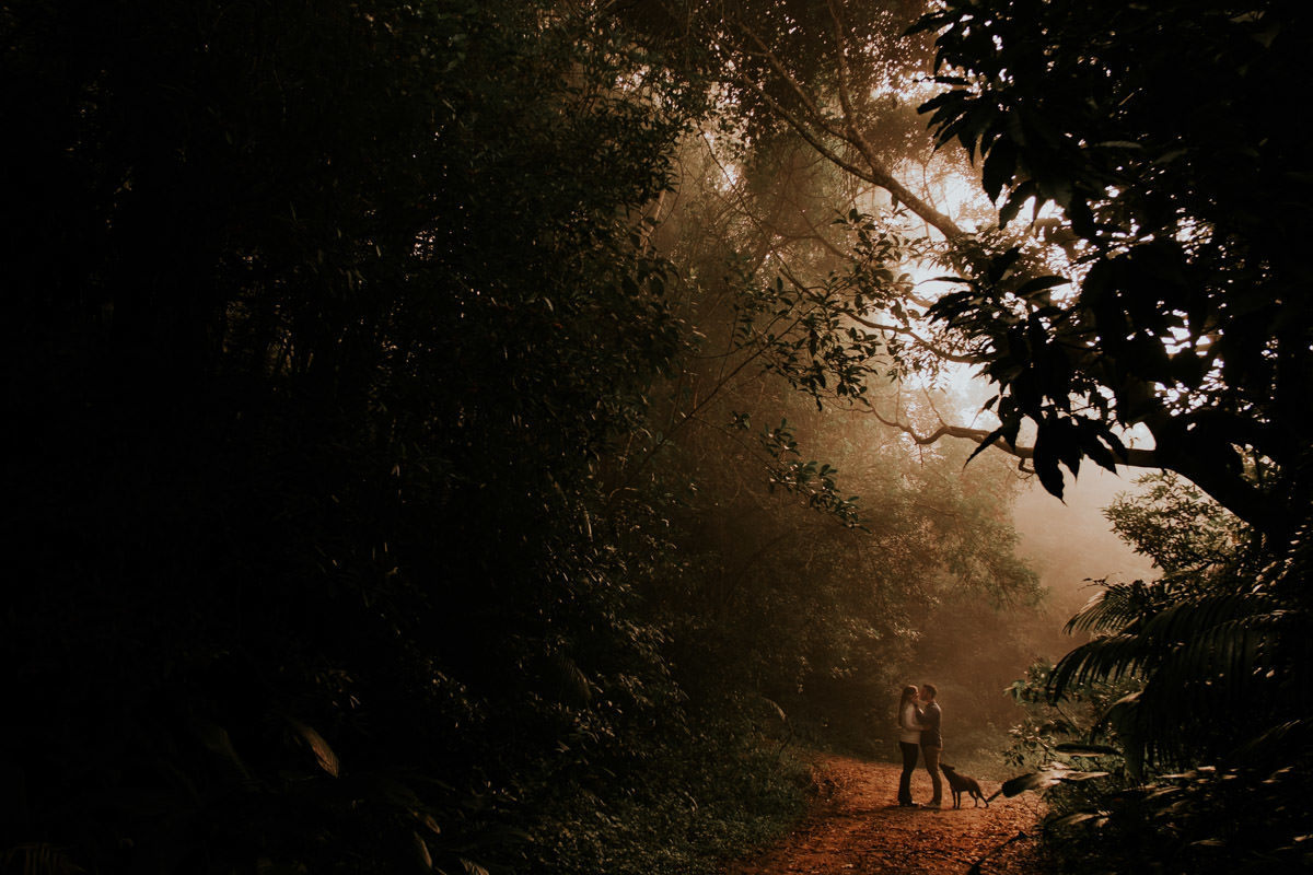 Ensaio fotográfico pré-casamento no pico do olho D'água de Samantha e Guilherme por Anderson Crepaldi