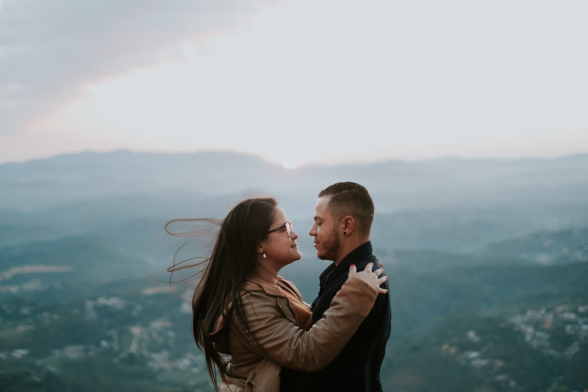 Ensaio pré-wedding Cristyellen e Johnny no Pico do Olho D'água em Mairiporã por Anderson Crepaldi, fotógrafo de casamento em São Paulo SP