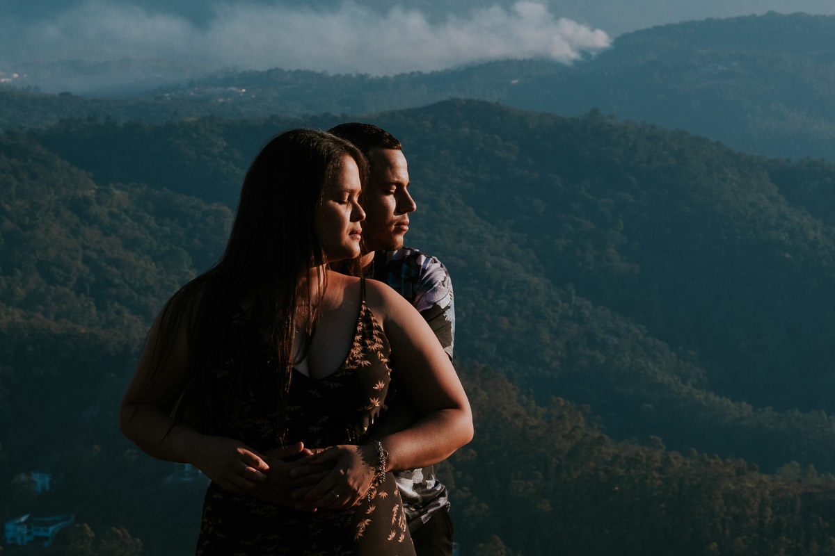 Ensaio pré-wedding Cristyellen e Johnny no Pico do Olho D'água em Mairiporã por Anderson Crepaldi, fotógrafo de casamento em São Paulo SP