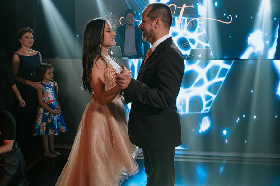 Festa debutante 15 anos no recanto Serimbura, em São José dos Campos de Clara Toti por Anderson Crepaldi Fotografia