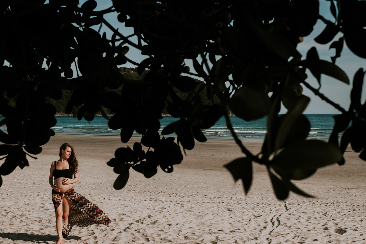 Ensaio Gestante Thalita na praia do Camburizinho em São Sebastião por Anderson Crepaldi Fotografia 