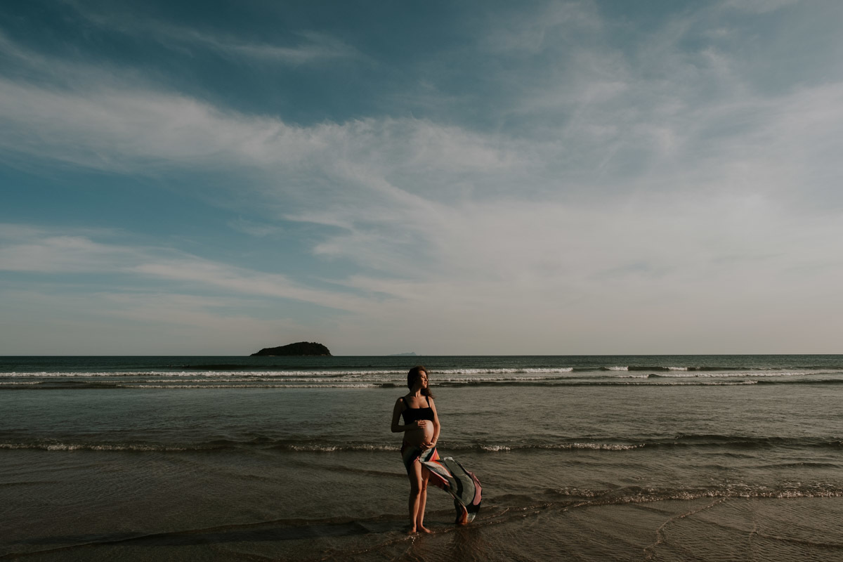 Ensaio Gestante Thalita na praia do Camburizinho em São Sebastião por Anderson Crepaldi Fotografia 