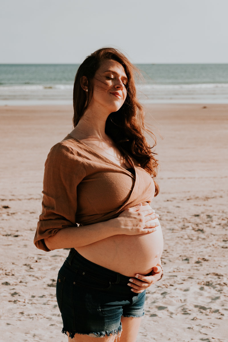 Ensaio Gestante Thalita na praia do Camburizinho em São Sebastião por Anderson Crepaldi Fotografia 
