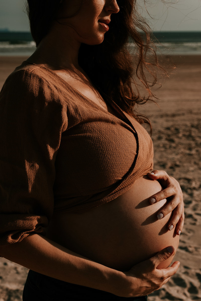 Ensaio Gestante Thalita na praia do Camburizinho em São Sebastião por Anderson Crepaldi Fotografia 