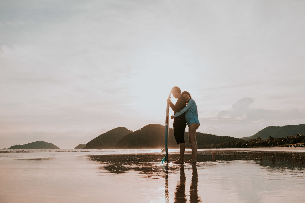 Ensaio Gestante Thalita na praia do Camburizinho em São Sebastião por Anderson Crepaldi Fotografia 