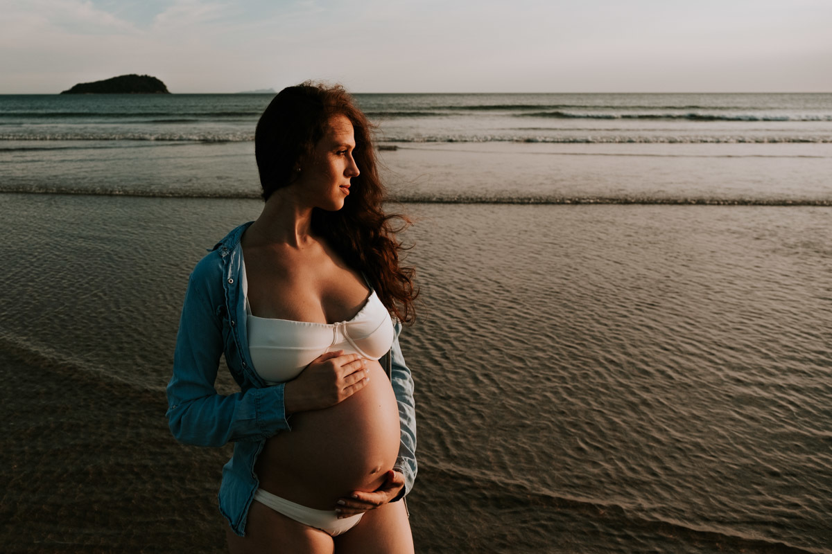 Ensaio Gestante Thalita na praia do Camburizinho em São Sebastião por Anderson Crepaldi Fotografia 