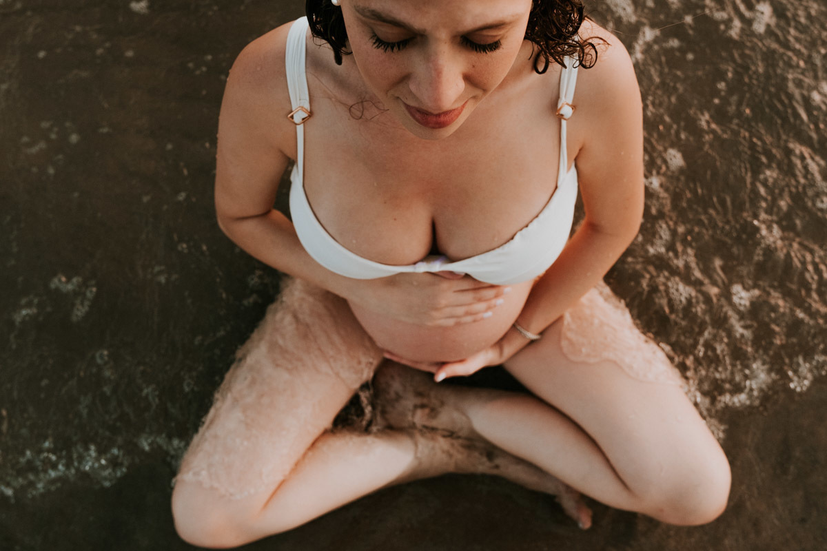 Ensaio Gestante Thalita na praia do Camburizinho em São Sebastião por Anderson Crepaldi Fotografia 
