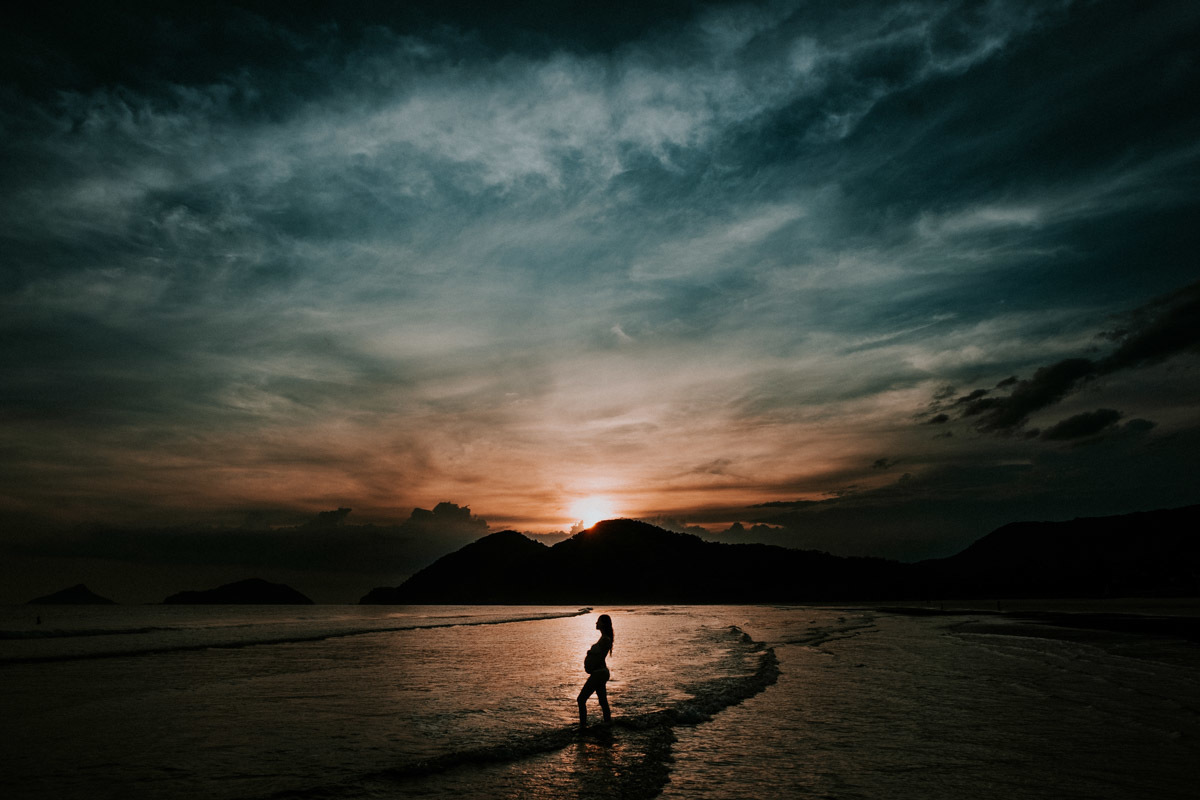 Ensaio Gestante Thalita na praia do Camburizinho em São Sebastião por Anderson Crepaldi Fotografia 
