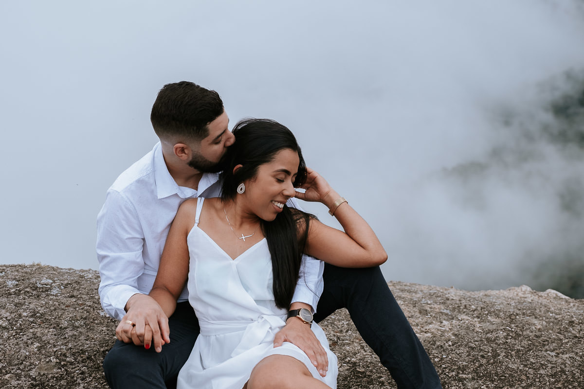 Ensaio fotográfico pré-wedding de Ana e Bruno na Pedra Grande em Monte Verde Minas Gerais por Anderson Crepaldi, fotógrafo de casamento em São Paulo SP
