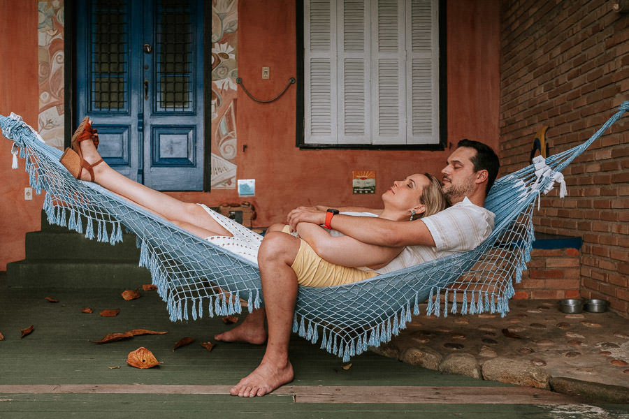 Ensaio na praia de Roberta e Eric no Maison Joly Hotel, em Ilhabela por Anderson Crepaldi Fotografia