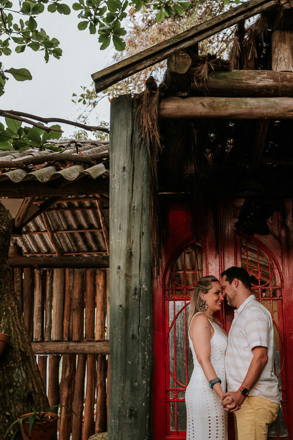 Ensaio na praia de Roberta e Eric no Maison Joly Hotel, em Ilhabela por Anderson Crepaldi Fotografia