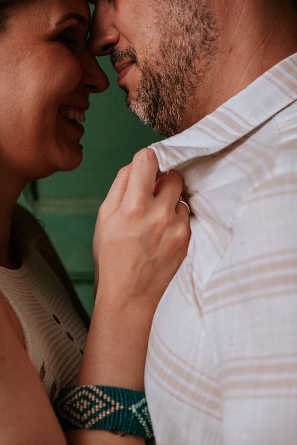 Ensaio na praia de Roberta e Eric no Maison Joly Hotel, em Ilhabela por Anderson Crepaldi Fotografia