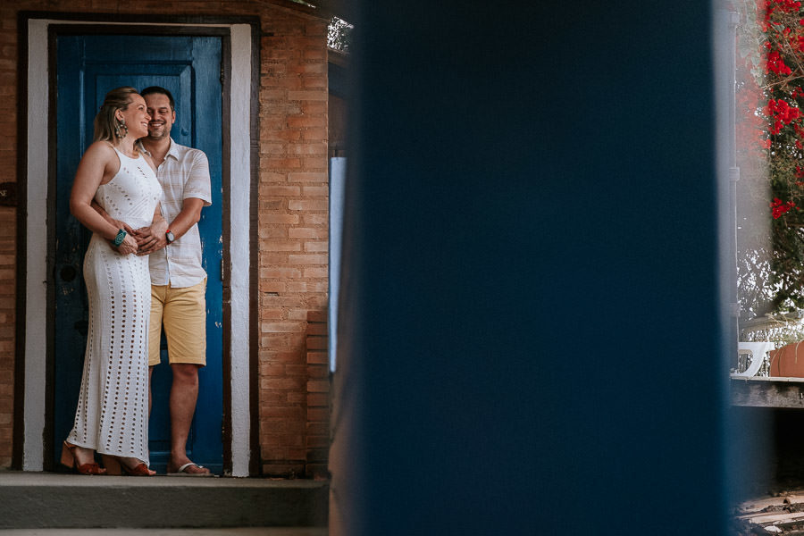Ensaio na praia de Roberta e Eric no Maison Joly Hotel, em Ilhabela por Anderson Crepaldi Fotografia