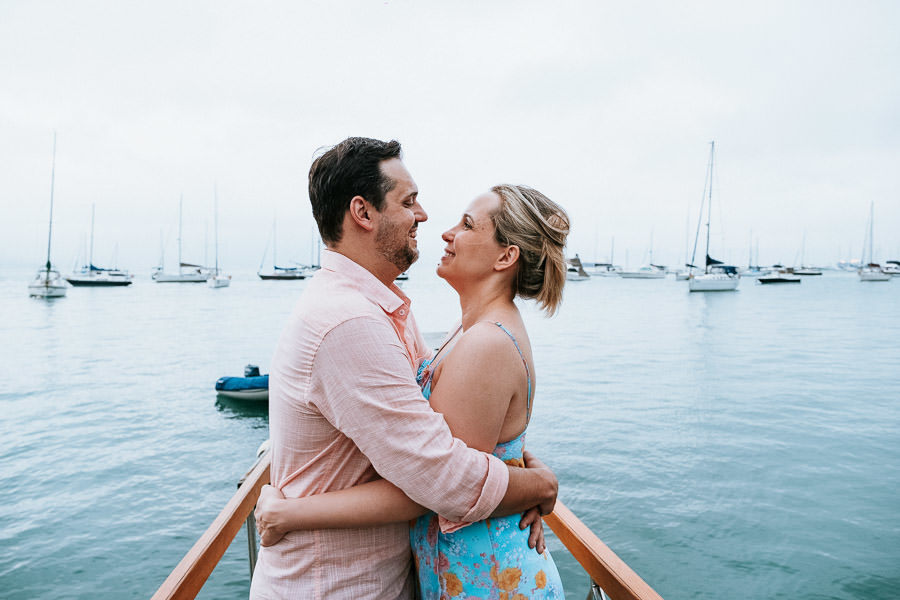 Ensaio na praia de Roberta e Eric no Maison Joly Hotel, em Ilhabela por Anderson Crepaldi Fotografia
