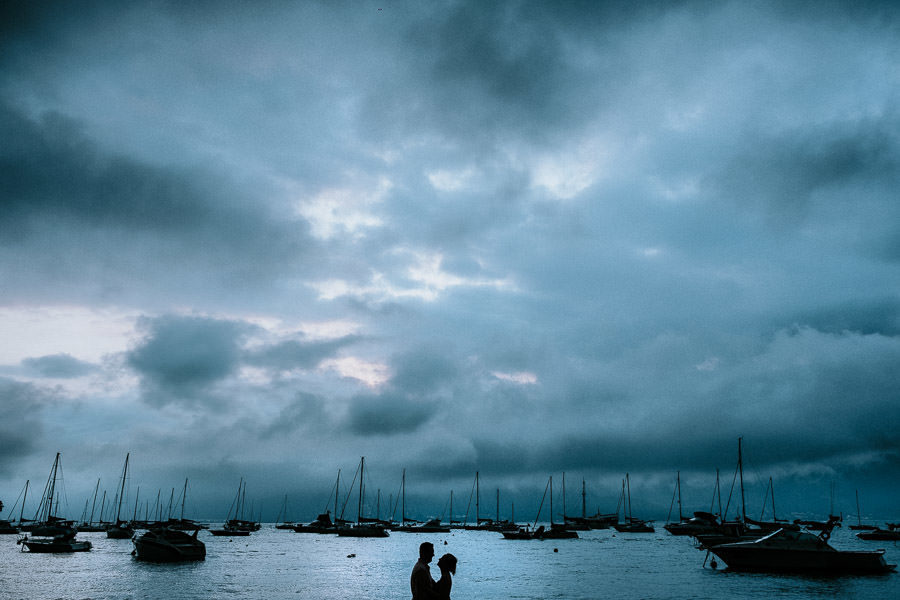 Ensaio na praia de Roberta e Eric no Maison Joly Hotel, em Ilhabela por Anderson Crepaldi Fotografia