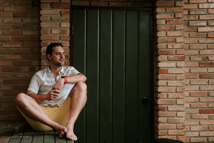 Ensaio na praia de Roberta e Eric no Maison Joly Hotel, em Ilhabela por Anderson Crepaldi Fotografia