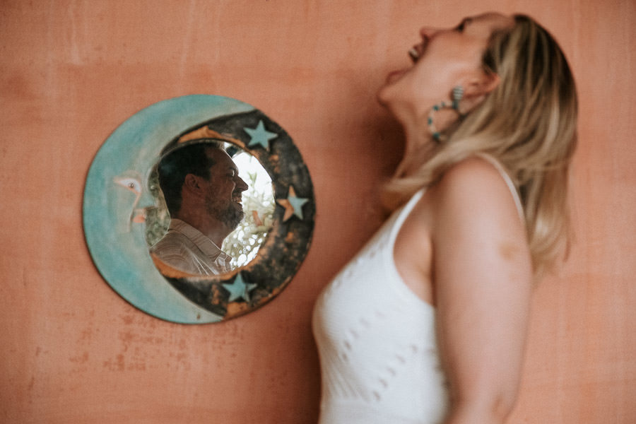 Ensaio na praia de Roberta e Eric no Maison Joly Hotel, em Ilhabela por Anderson Crepaldi Fotografia