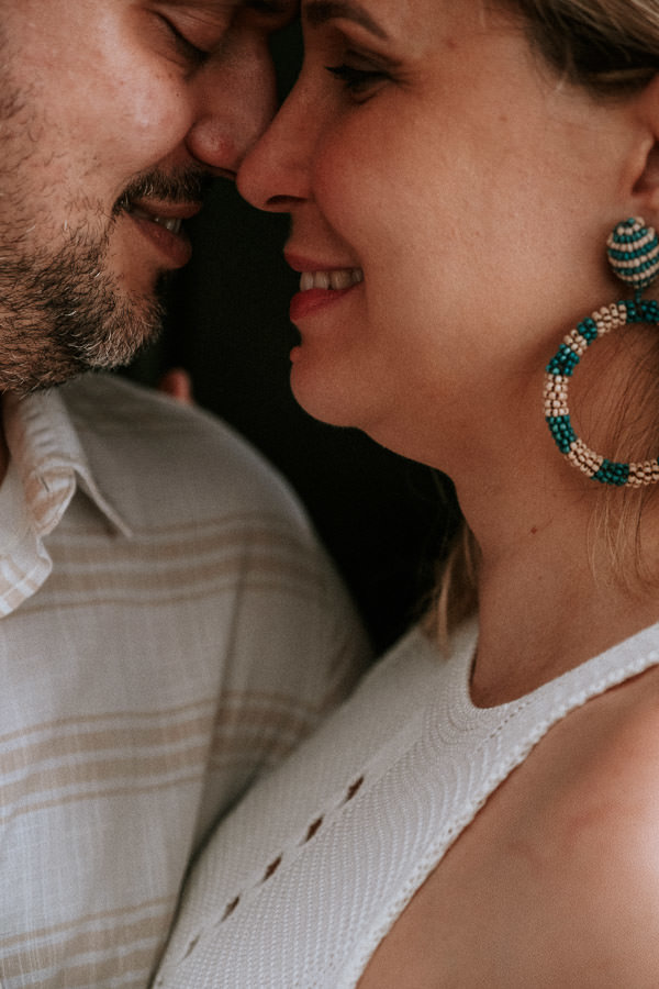 Ensaio na praia de Roberta e Eric no Maison Joly Hotel, em Ilhabela por Anderson Crepaldi Fotografia