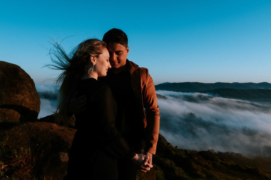 Ensaio pré-wedding de Melanie e Leandro no Pico do Olho D'água, em Mairiporã por Anderson Crepaldi Fotografia