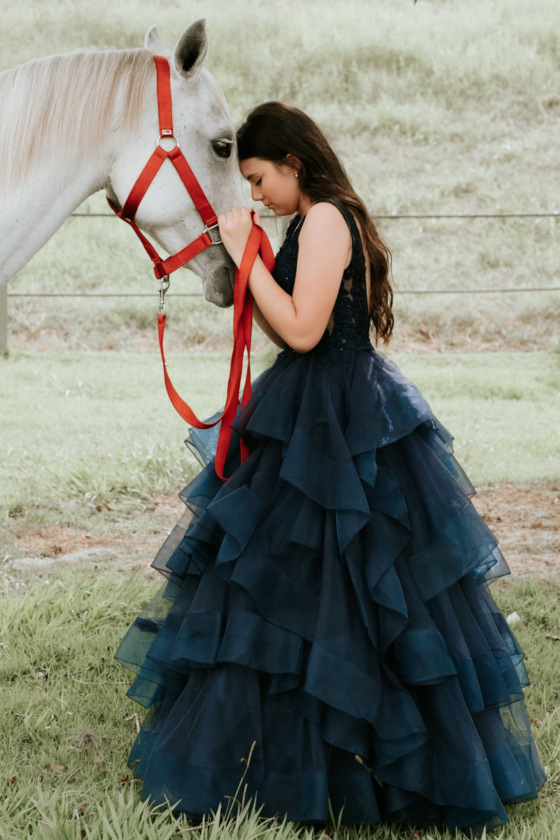 Ensaio fotográfico diferente de 15 anos de Mariana no Haras Bonanza Rural Center em Jacareí por Anderson Crepaldi Fotografia