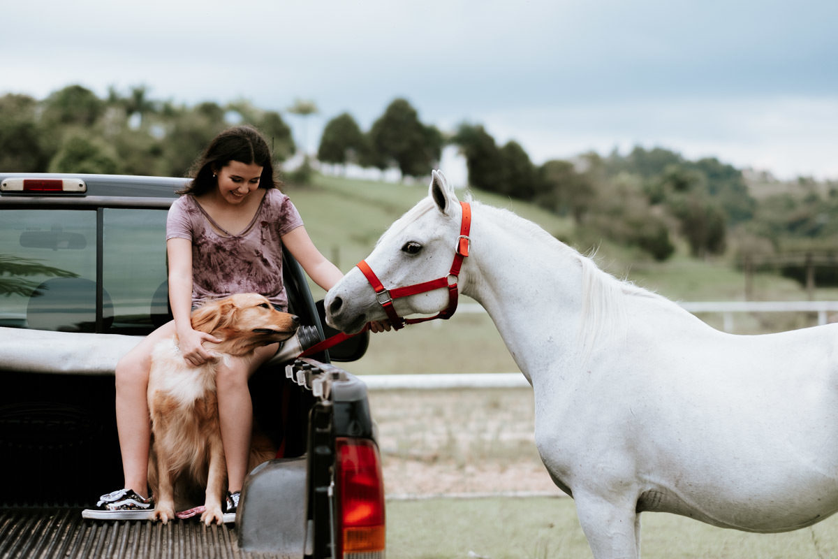 Ensaio fotográfico diferente de 15 anos de Mariana no Haras Bonanza Rural Center em Jacareí por Anderson Crepaldi Fotografia