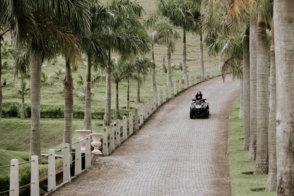 Ensaio fotográfico diferente de 15 anos de Mariana no Haras Bonanza Rural Center em Jacareí por Anderson Crepaldi Fotografia