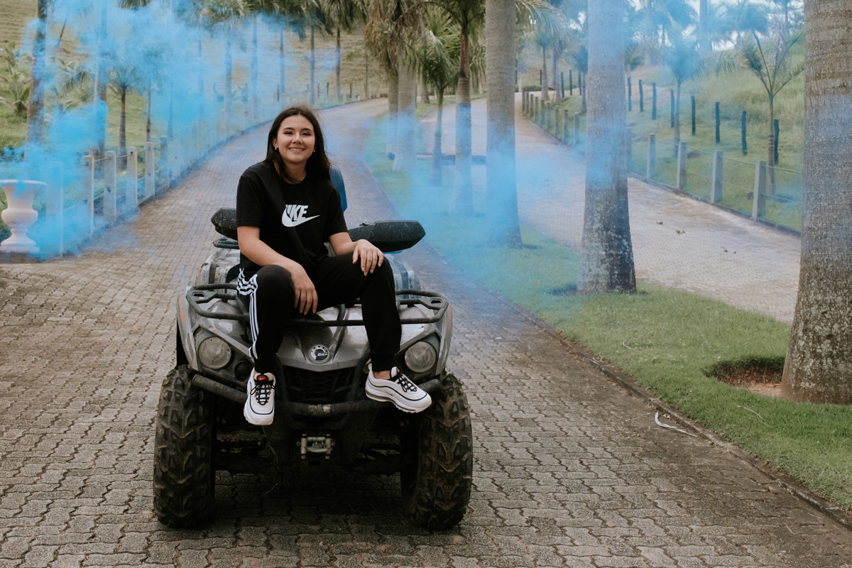 Ensaio fotográfico diferente de 15 anos de Mariana no Haras Bonanza Rural Center em Jacareí por Anderson Crepaldi Fotografia