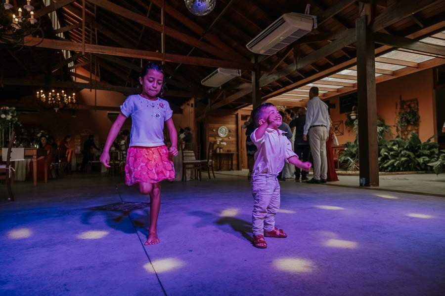 Casamento rústico no campo de Flávia e Luan no Espaço Canto Verde, no Vale do Paraíba por Anderson Crepaldi Fotografia