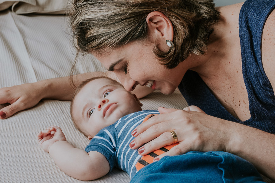 Ensaio Fotográfico da família lifestyle em casa por Anderson Crepaldi Fotografia