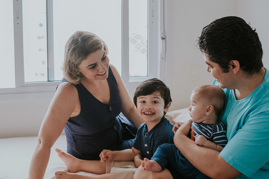 Ensaio Fotográfico da família lifestyle em casa por Anderson Crepaldi Fotografia