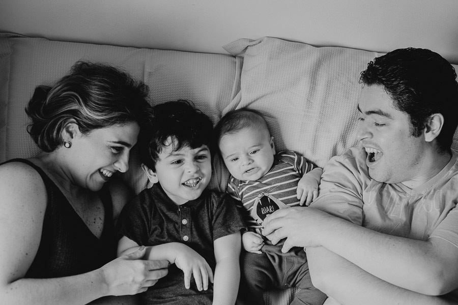 Ensaio Fotográfico da família lifestyle em casa por Anderson Crepaldi Fotografia