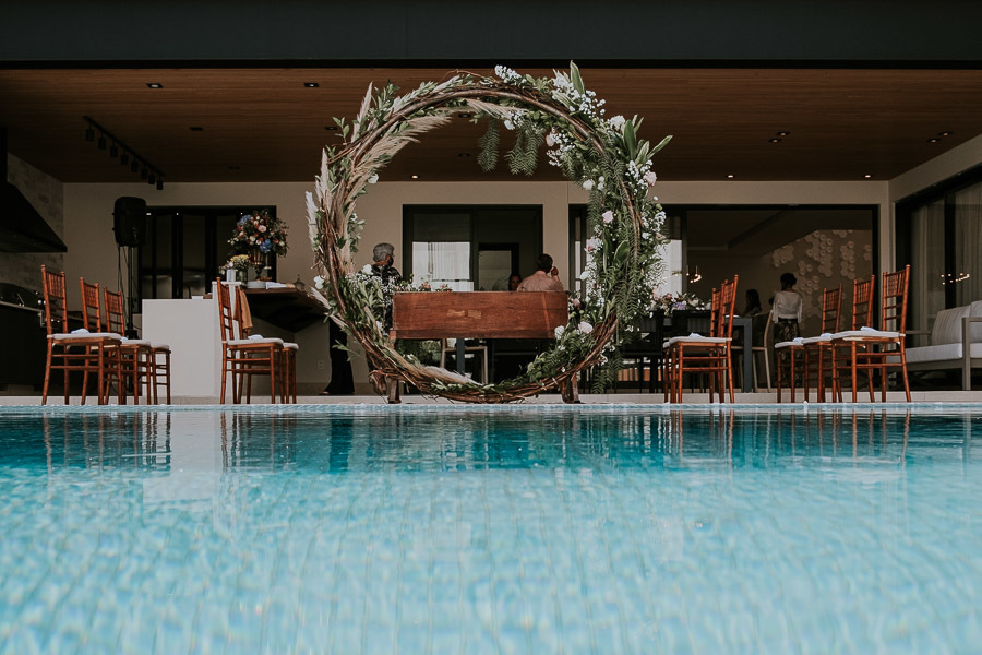 Decoração intimista rústica de mini wedding em casa por Anderson Crepaldi Fotografia