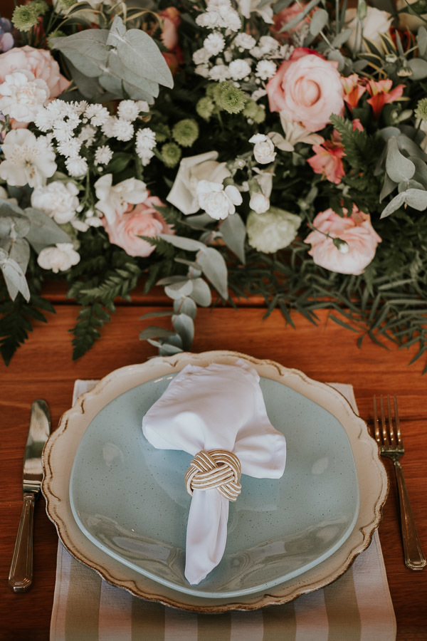 Decoração intimista rústica de mini wedding em casa por Anderson Crepaldi Fotografia