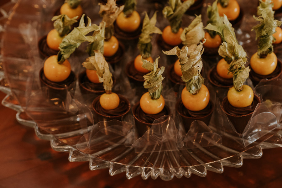 Decoração intimista rústica de mini wedding em casa por Anderson Crepaldi Fotografia