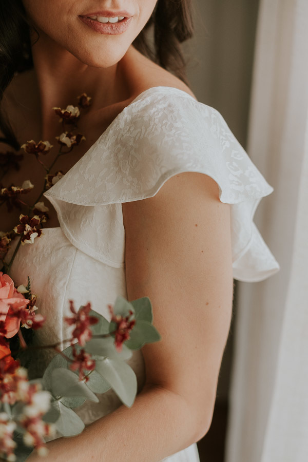 Making off de noiva se arrumando em casa para mini wedding em Indaiatuba por Anderson Crepaldi Fotografia